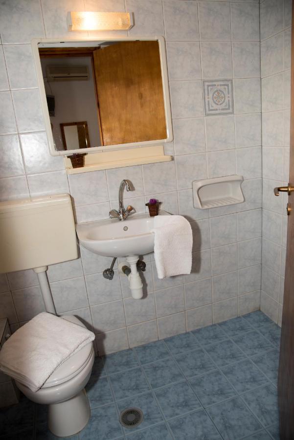 Damianos Rooms Αδάμας Εξωτερικό φωτογραφία