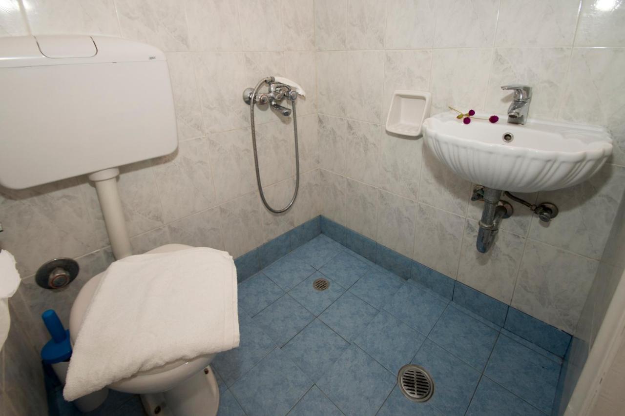 Damianos Rooms Αδάμας Εξωτερικό φωτογραφία